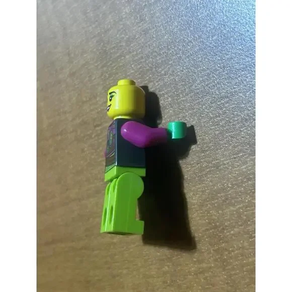 Lego Raze Stuntz Driver Minifigure Green City Town cty1328 - Picture 4 of 4